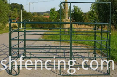 Paneles de corral portátiles H-W 12 'Puertas corrales Economía Paneles de caballos Conectores de cadena